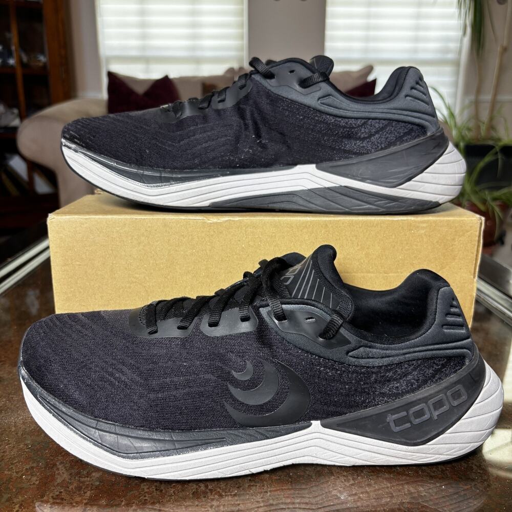 Topo Athletic Ultrafly 5 Shoes Size Mens 11.5 Black White Road Running Sneakers